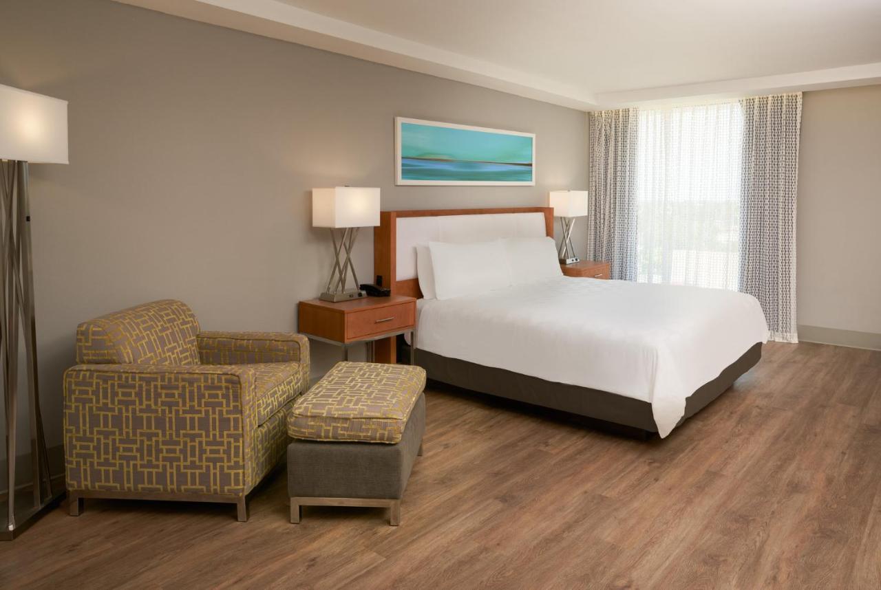 Doubletree By Hilton Miami North I-95 Hotel 4*
