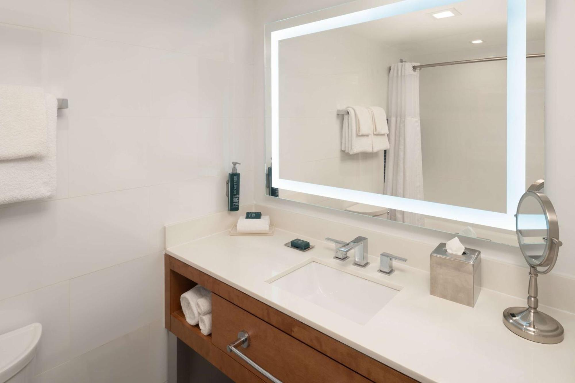 Doubletree By Hilton Miami North I-95 Miami Shores