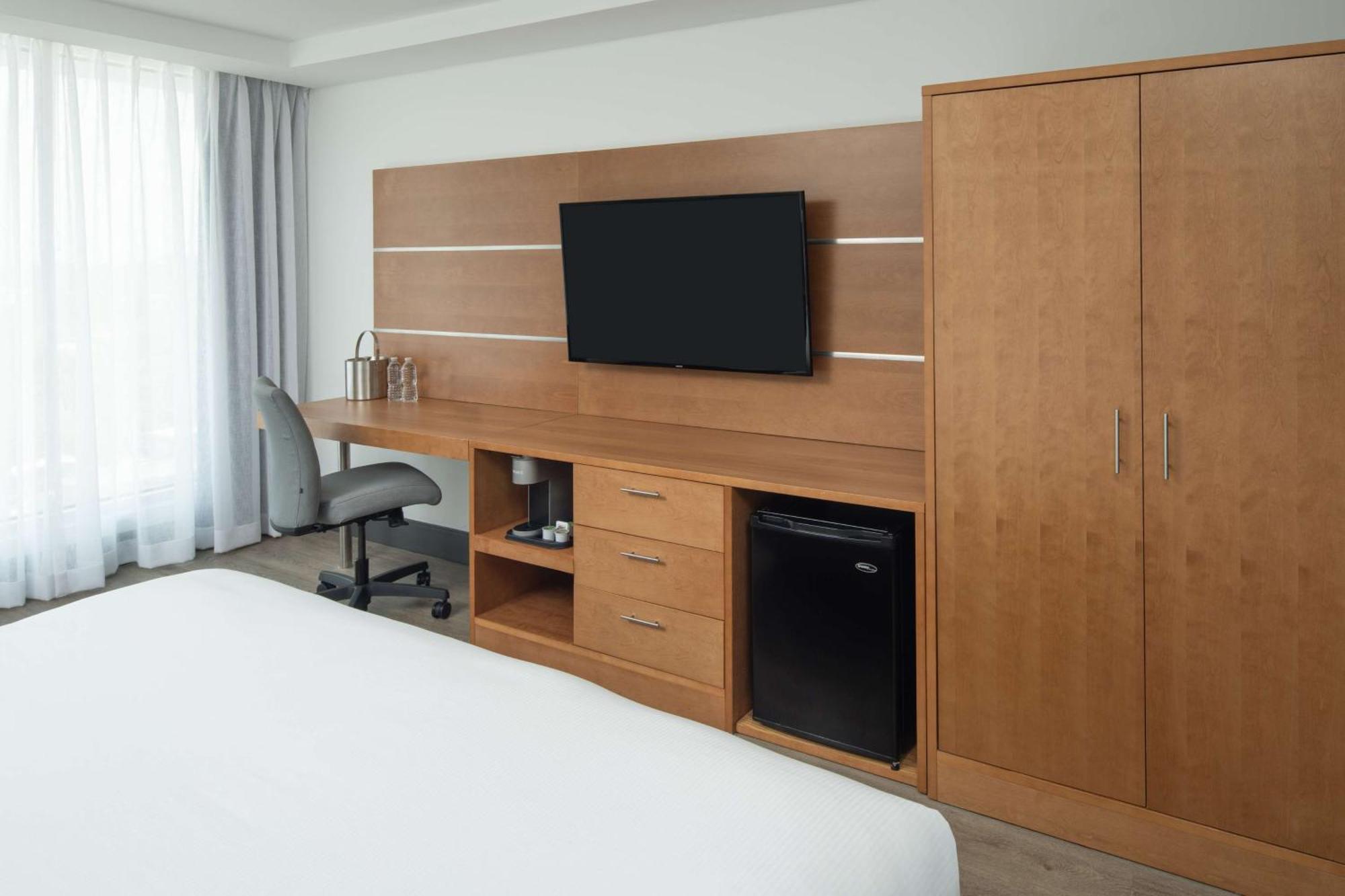 Doubletree By Hilton Miami North I-95 Hotel