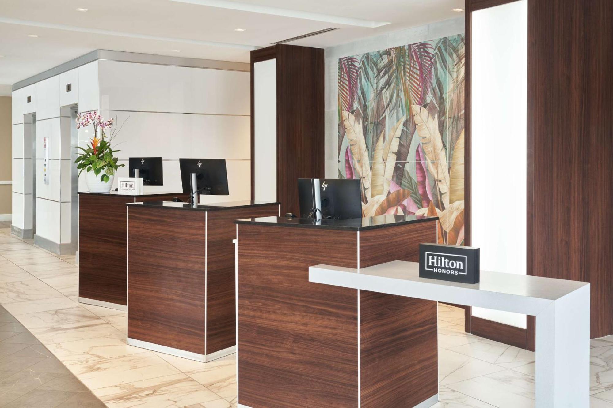 Doubletree By Hilton Miami North I-95 Hotel 4*