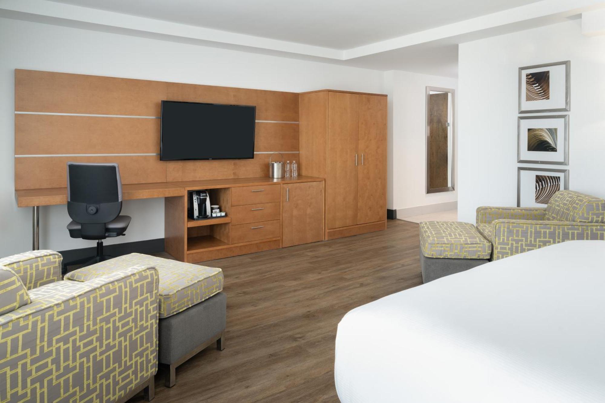 Hotel Doubletree By Hilton Miami North I-95 4*